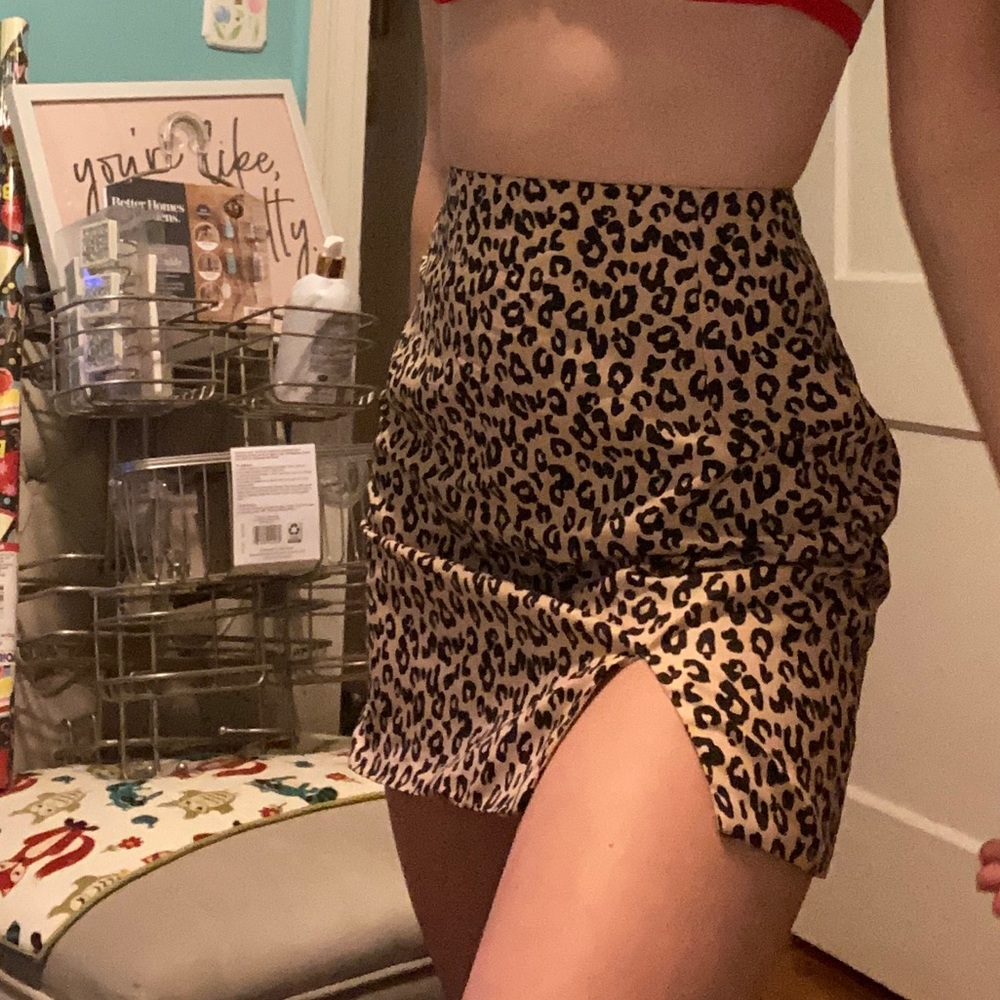 Forever 21 leopard skirt
